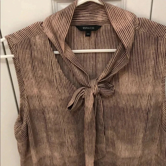 ❤️2 for $15  RW&Co Peplum❤️ - Picture 2 of 5